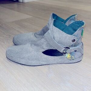 Sanuk canvas Bohemian leather accent ankle straps shoes booties NWOT 8 HTF